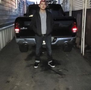 Meet your Posher, Efrain